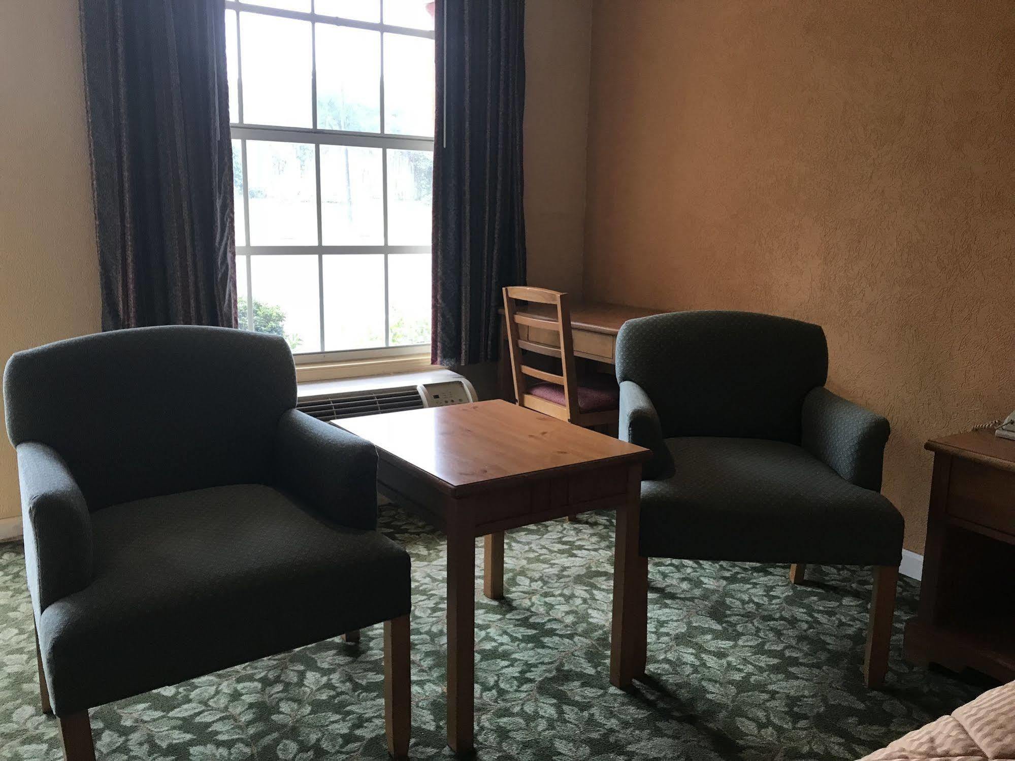 Seven Hills Suites I-10 タラハシー エクステリア 写真