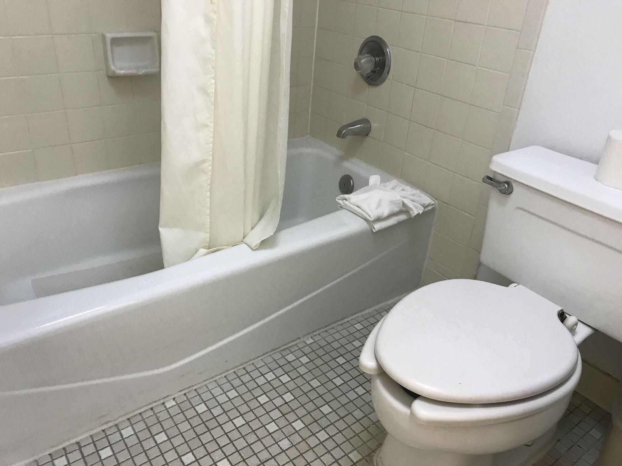 Seven Hills Suites I-10 タラハシー エクステリア 写真