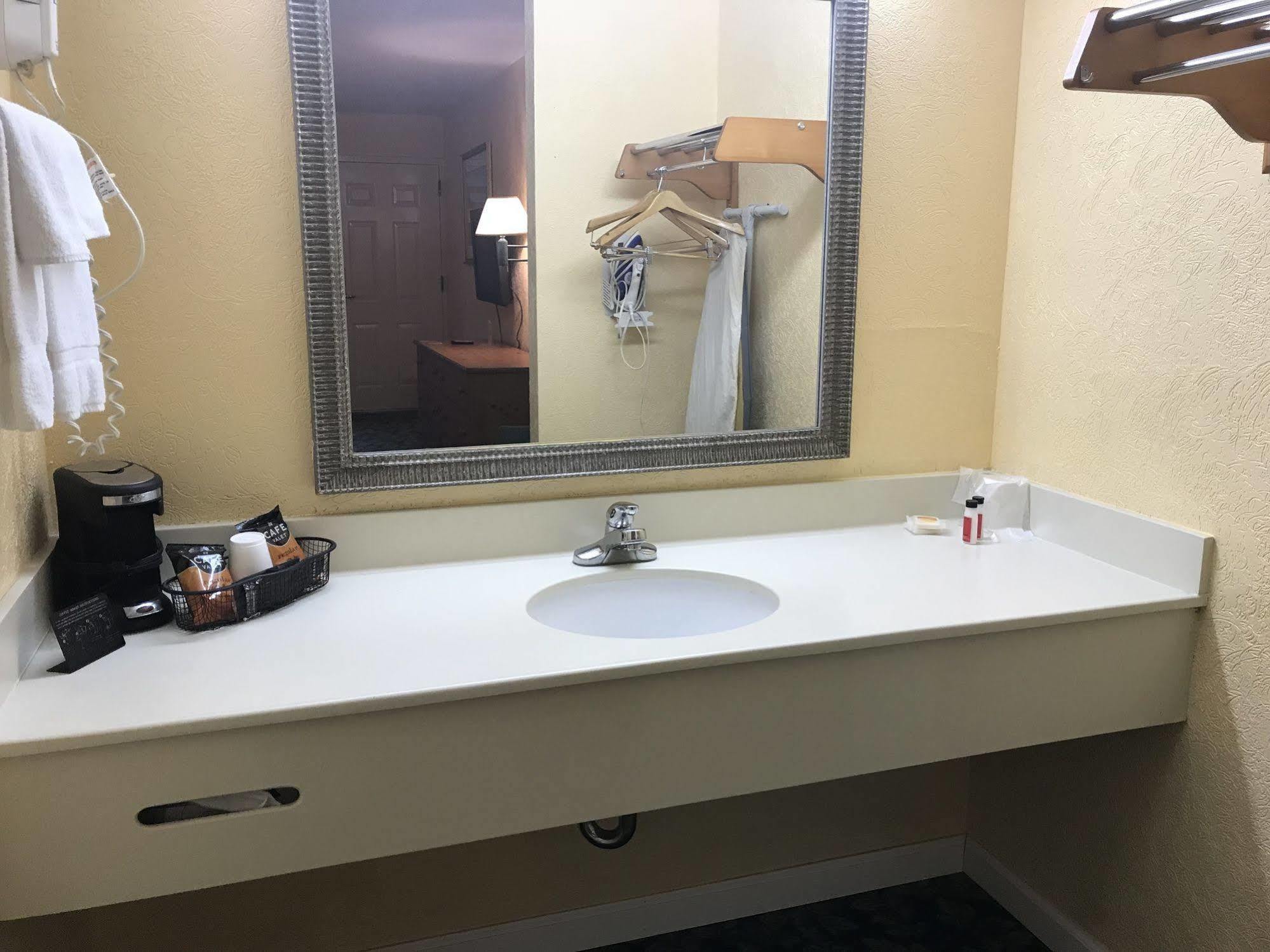 Seven Hills Suites I-10 タラハシー エクステリア 写真